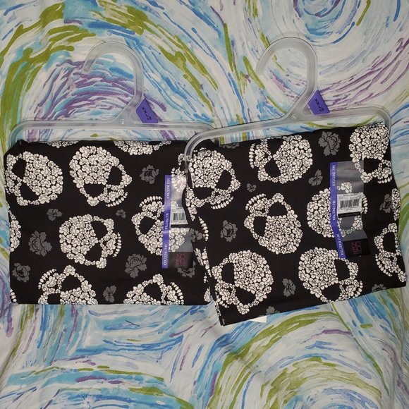 Set of 2 No Boundaries Halloween Floral Skull Leggings - Picture 2 of 3